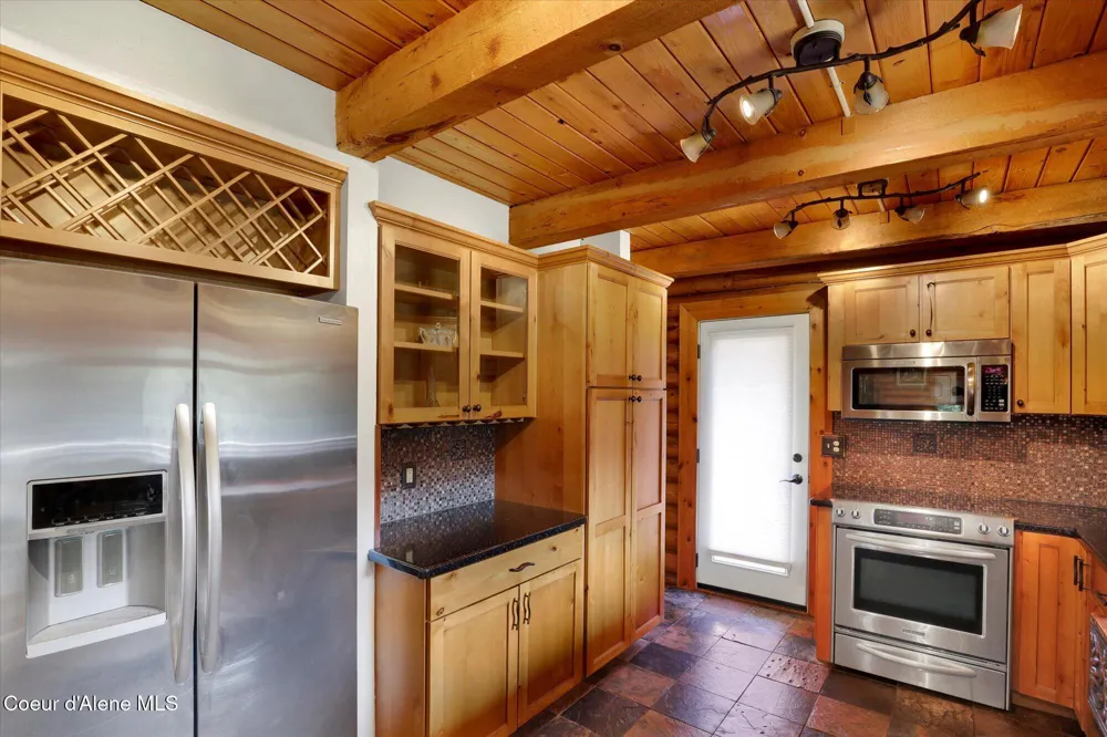 7228 W SENEQUOTEEN TRAIL Spirit Lake, ID 83869