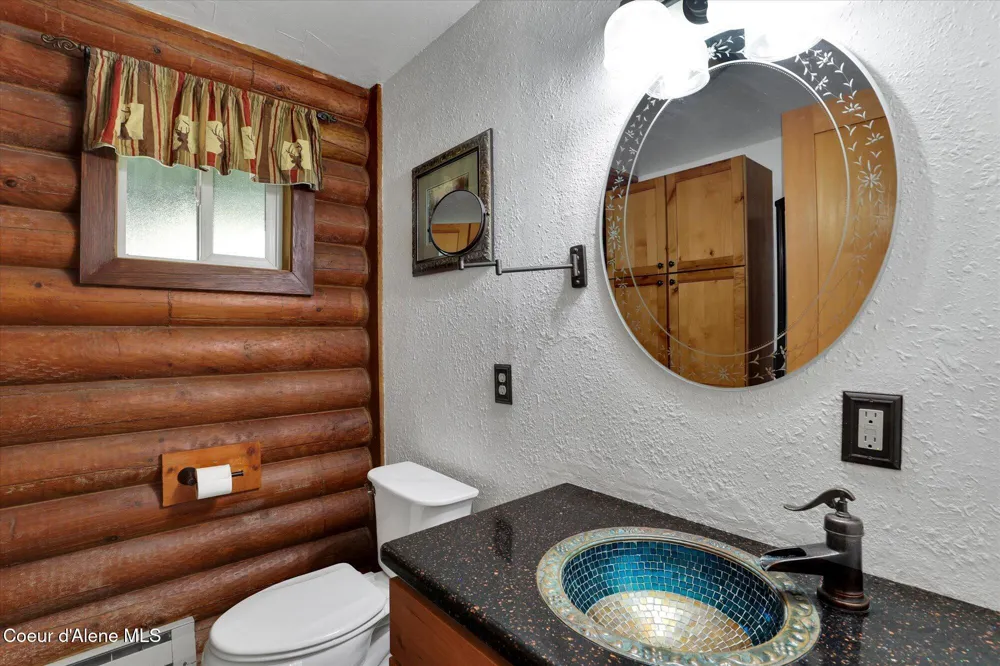 7228 W SENEQUOTEEN TRAIL Spirit Lake, ID 83869