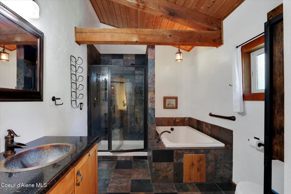 7228 W SENEQUOTEEN TRAIL Spirit Lake, ID 83869