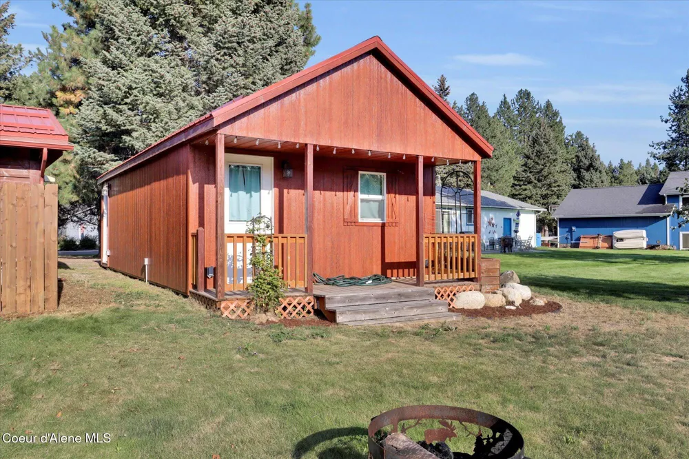 7228 W SENEQUOTEEN TRAIL Spirit Lake, ID 83869