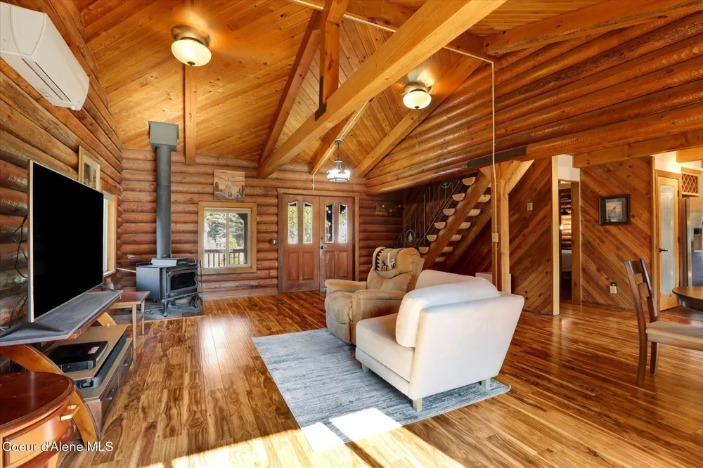 7228 W SENEQUOTEEN TRAIL Spirit Lake, ID 83869
