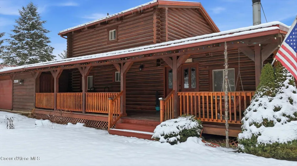 7228 W SENEQUOTEEN TRAIL Spirit Lake, ID 83869