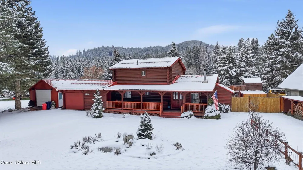 7228 W SENEQUOTEEN TRAIL Spirit Lake, ID 83869