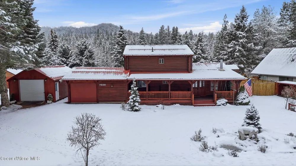 7228 W SENEQUOTEEN TRAIL Spirit Lake, ID 83869