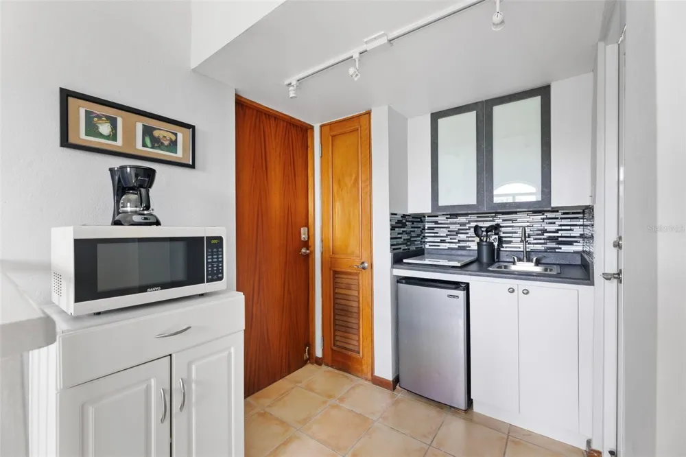 190 CANDELERO DRIVE #9247 Humacao, PR 00791