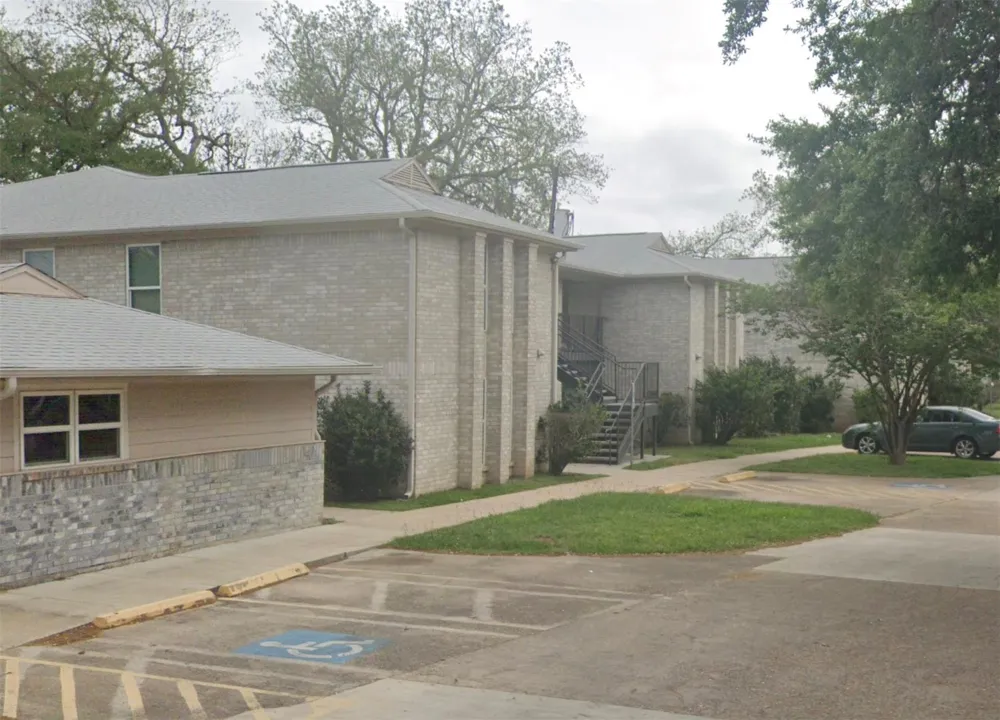 225 S 13th St West Columbia, TX 77486