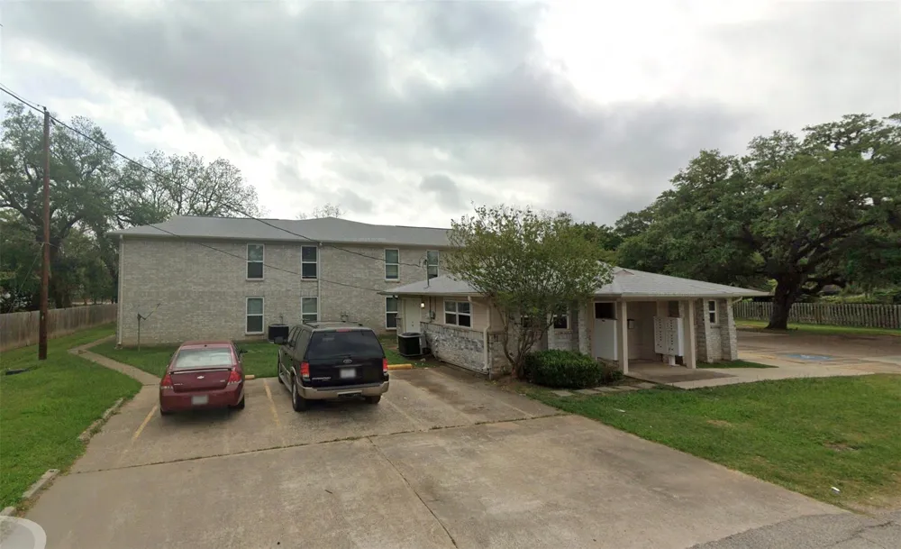 225 S 13th St West Columbia, TX 77486