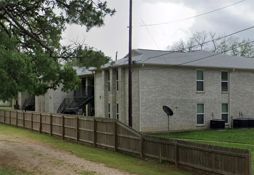 225 S 13th St West Columbia, TX 77486