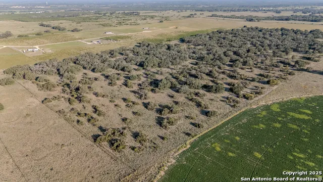 000 County Road 777 Devine, TX 78016