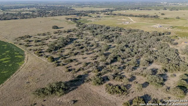 000 County Road 777 Devine, TX 78016