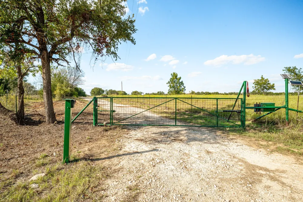 10400 FM 927 Iredell, TX 76649