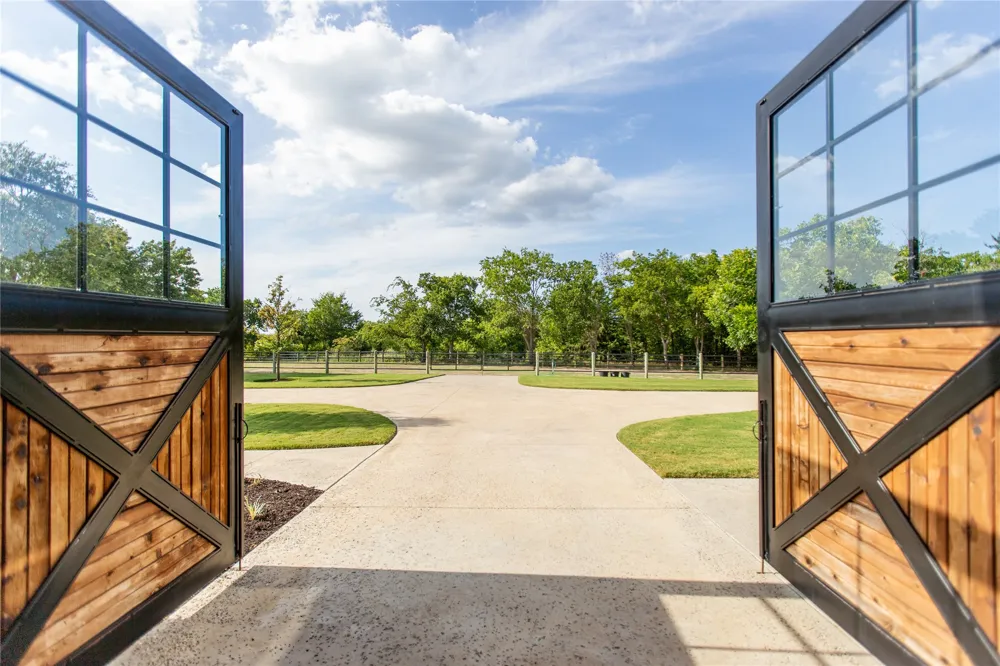 5000 T W King Road Southlake, TX 76092