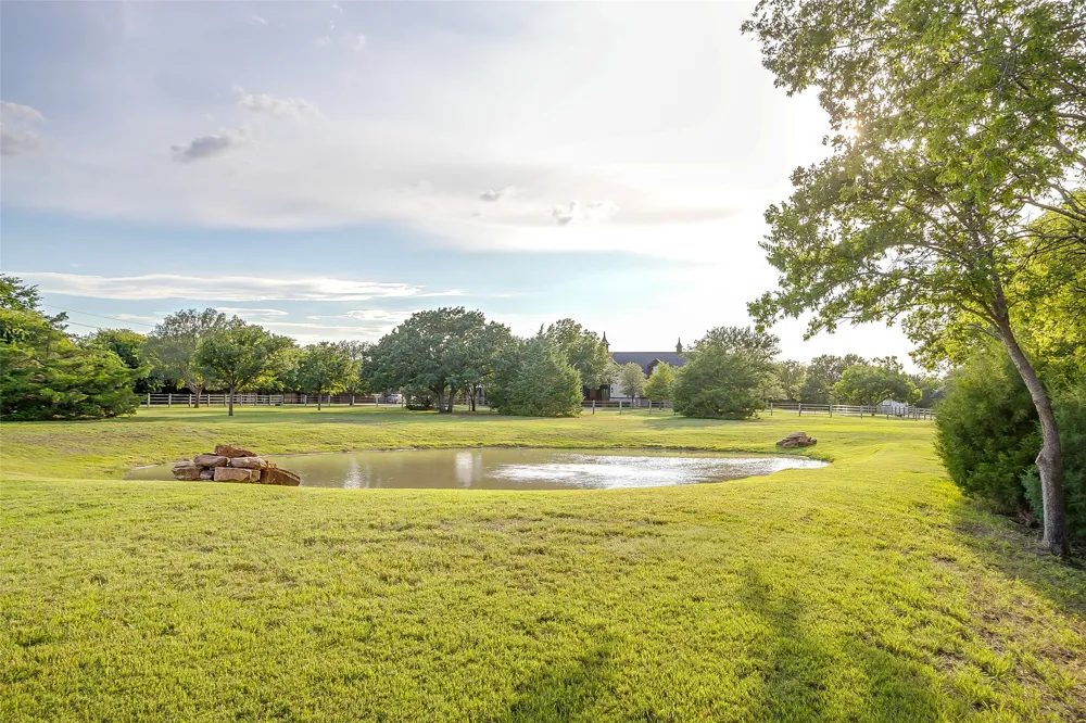 5000 T W King Road Southlake, TX 76092