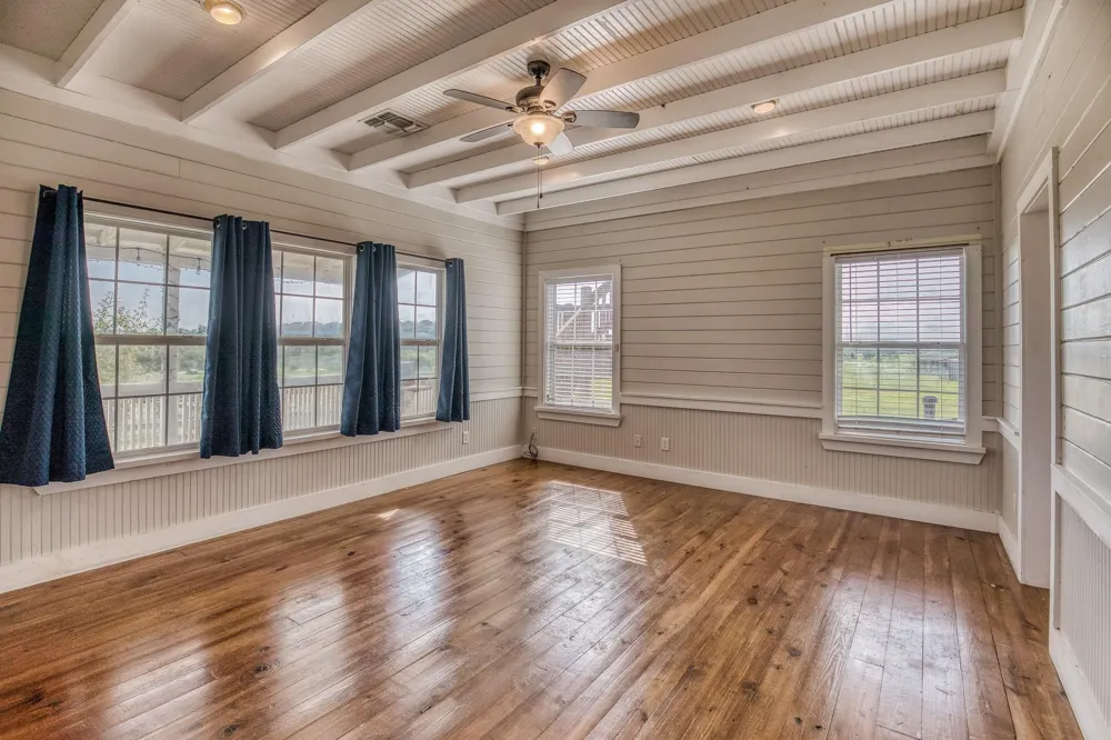 13555 Fm 1155 E Washington, TX 77880