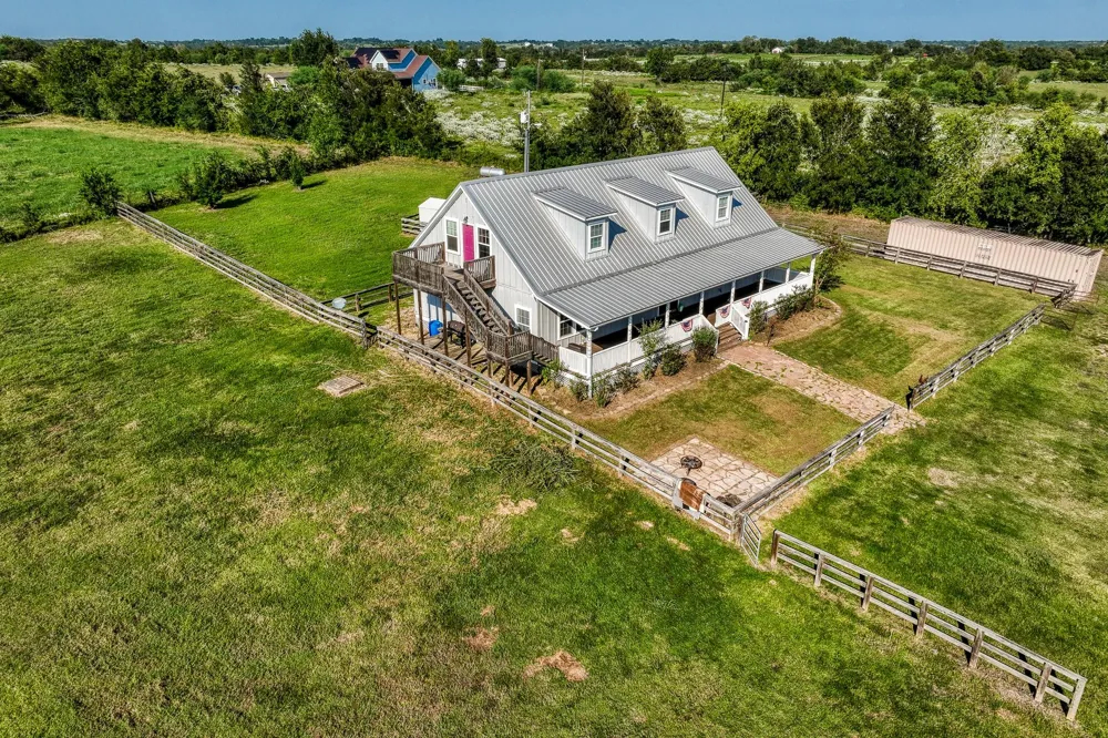13555 Fm 1155 E Washington, TX 77880