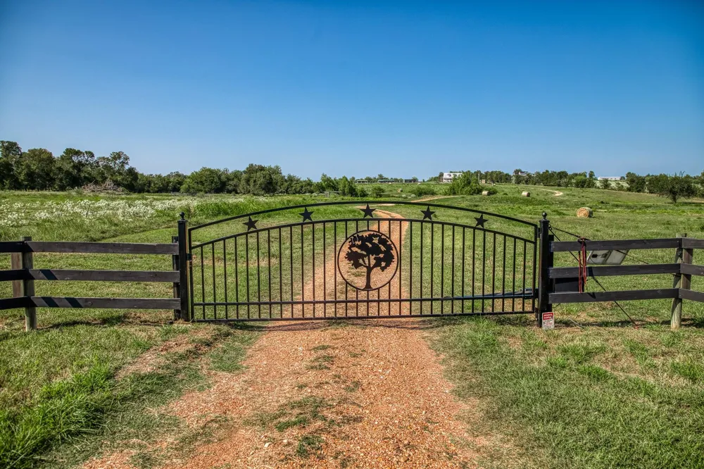 13555 Fm 1155 E Washington, TX 77880