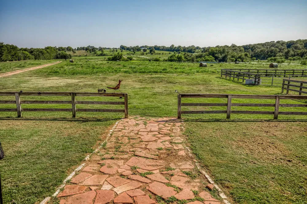 13555 Fm 1155 E Washington, TX 77880