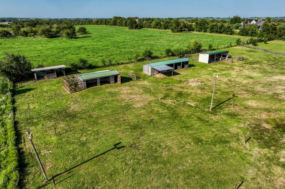 13555 Fm 1155 E Washington, TX 77880