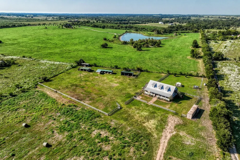 13555 Fm 1155 E Washington, TX 77880