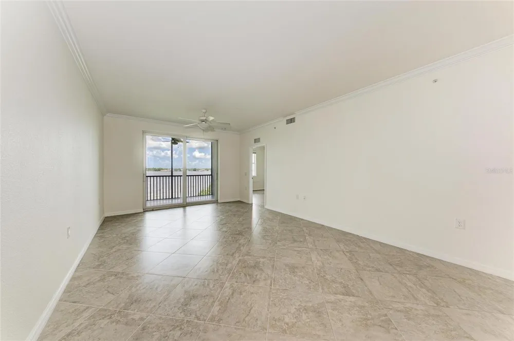 1010 TIDEWATER SHORES LOOP #304 Bradenton, FL 34208
