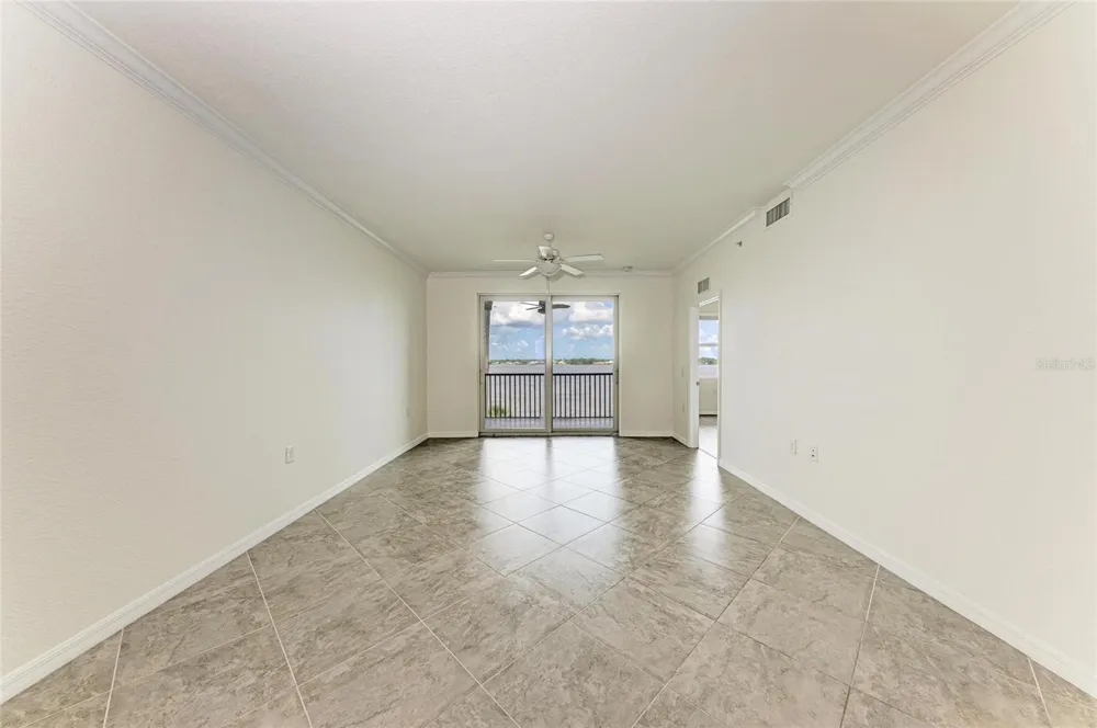 1010 TIDEWATER SHORES LOOP #304 Bradenton, FL 34208