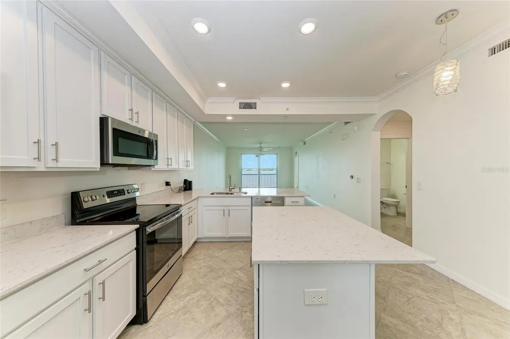 1010 TIDEWATER SHORES LOOP #304 Bradenton, FL 34208