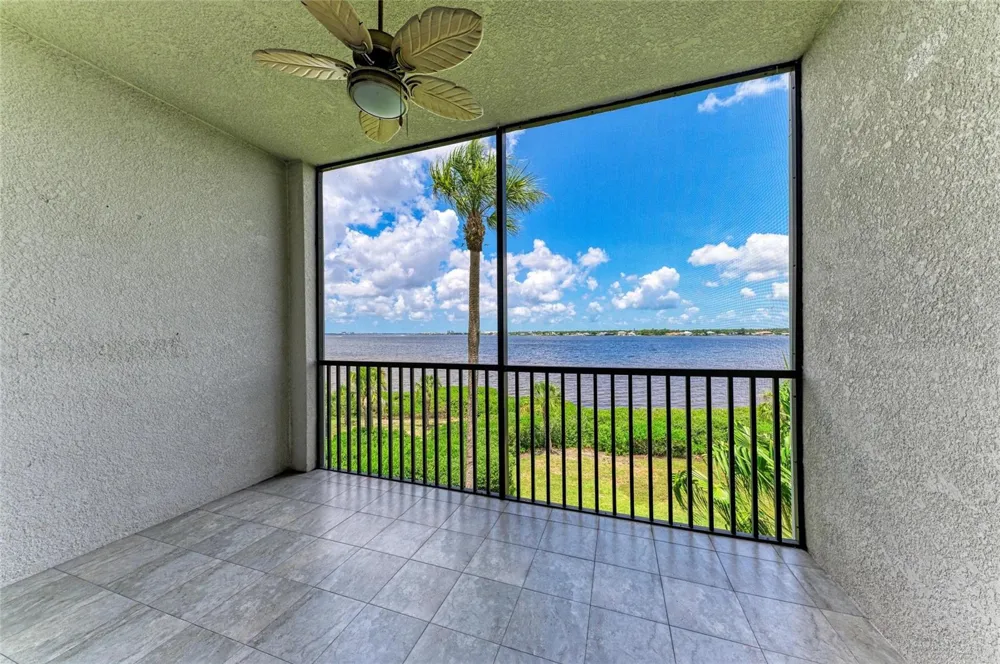 1010 TIDEWATER SHORES LOOP #304 Bradenton, FL 34208