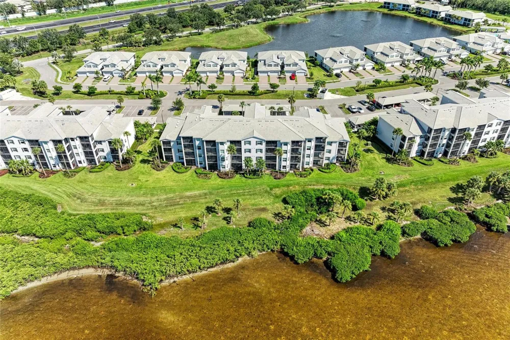 1010 TIDEWATER SHORES LOOP #304 Bradenton, FL 34208