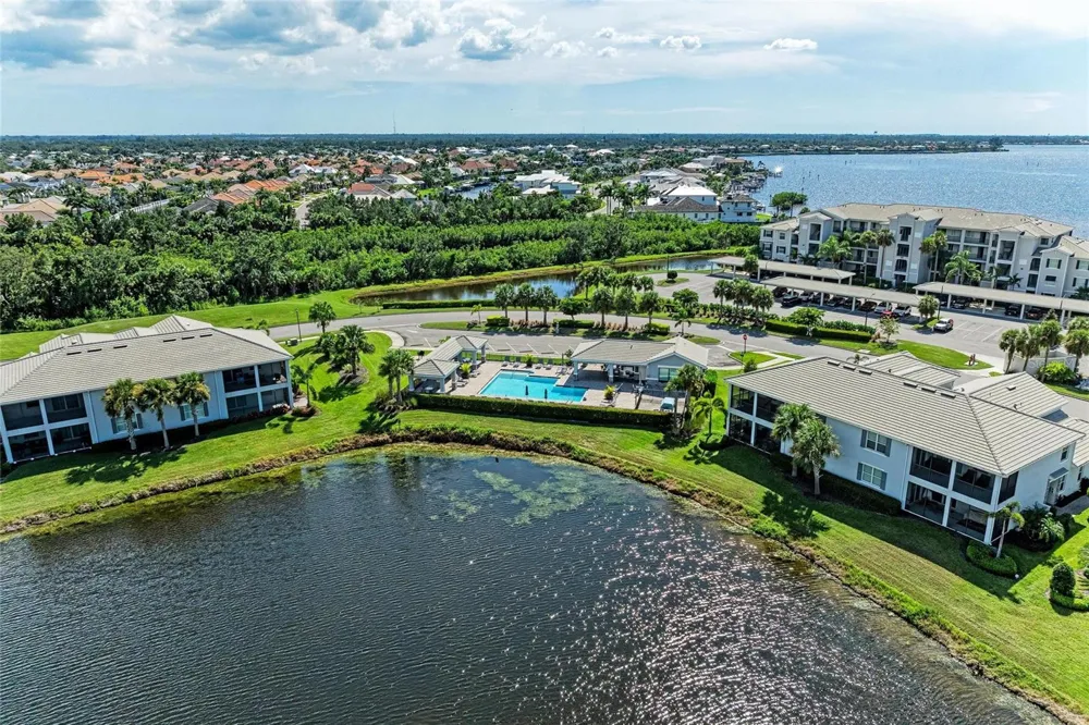 1010 TIDEWATER SHORES LOOP #304 Bradenton, FL 34208