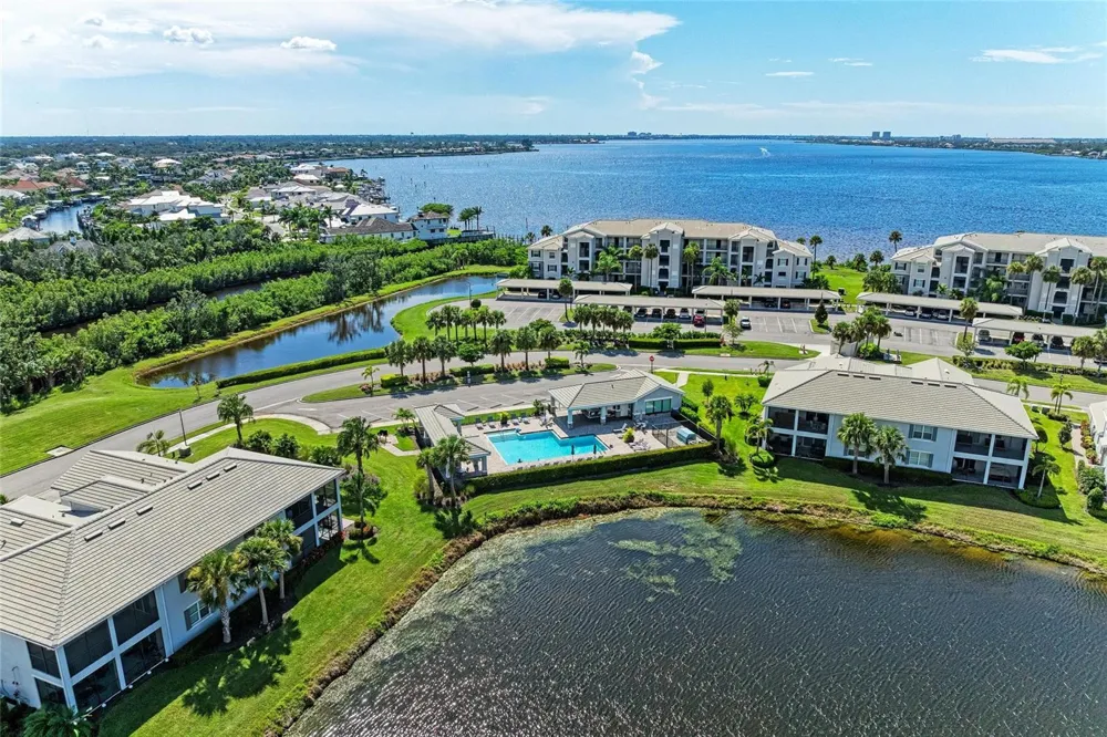 1010 TIDEWATER SHORES LOOP #304 Bradenton, FL 34208