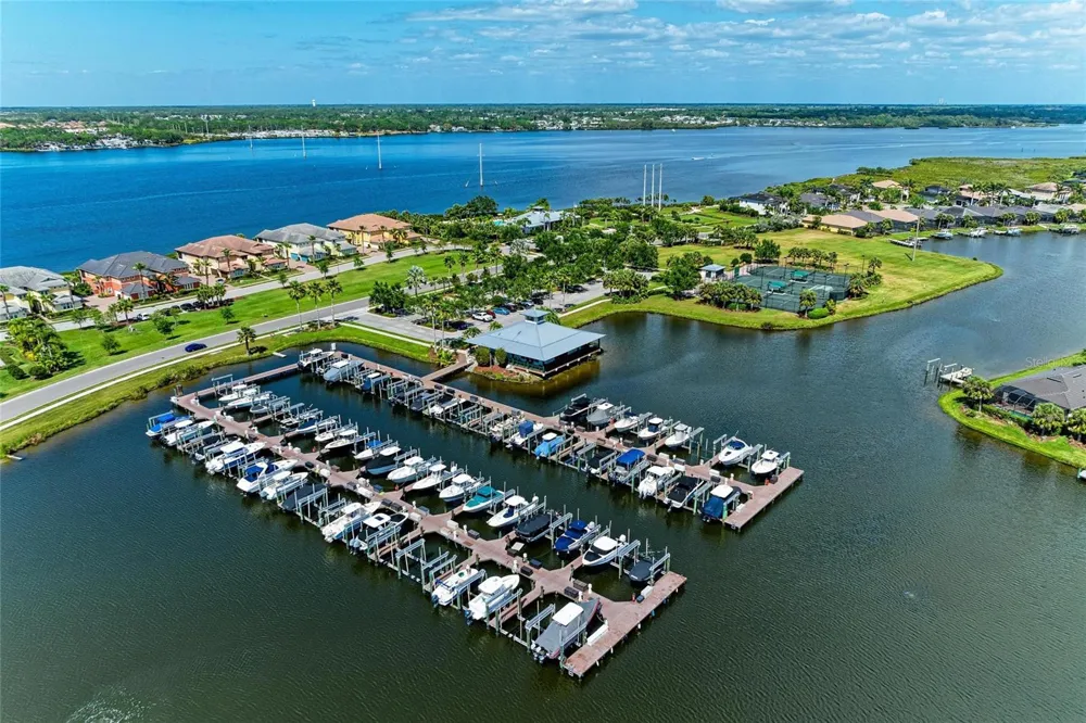 1010 TIDEWATER SHORES LOOP #304 Bradenton, FL 34208