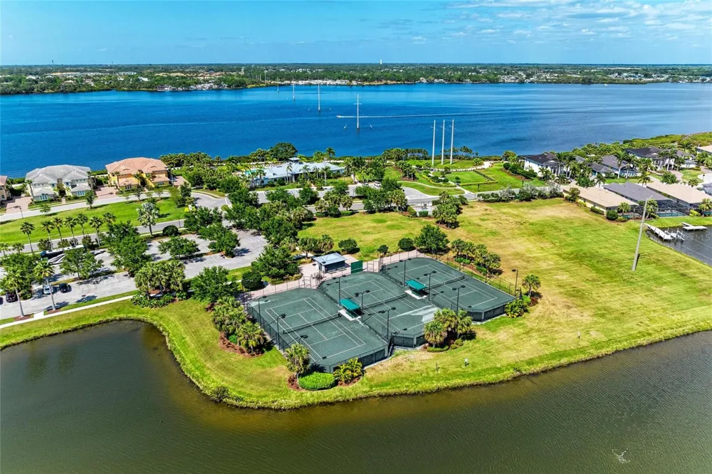 1010 TIDEWATER SHORES LOOP #304 Bradenton, FL 34208