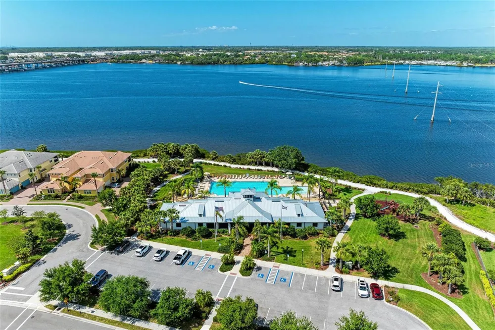 1010 TIDEWATER SHORES LOOP #304 Bradenton, FL 34208