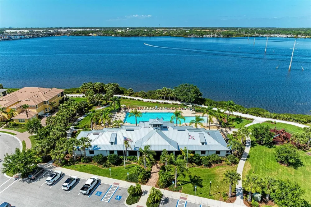 1010 TIDEWATER SHORES LOOP #304 Bradenton, FL 34208