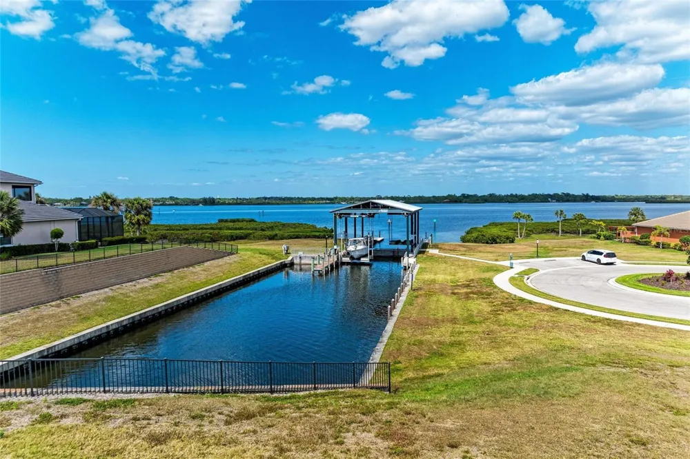 1010 TIDEWATER SHORES LOOP #304 Bradenton, FL 34208