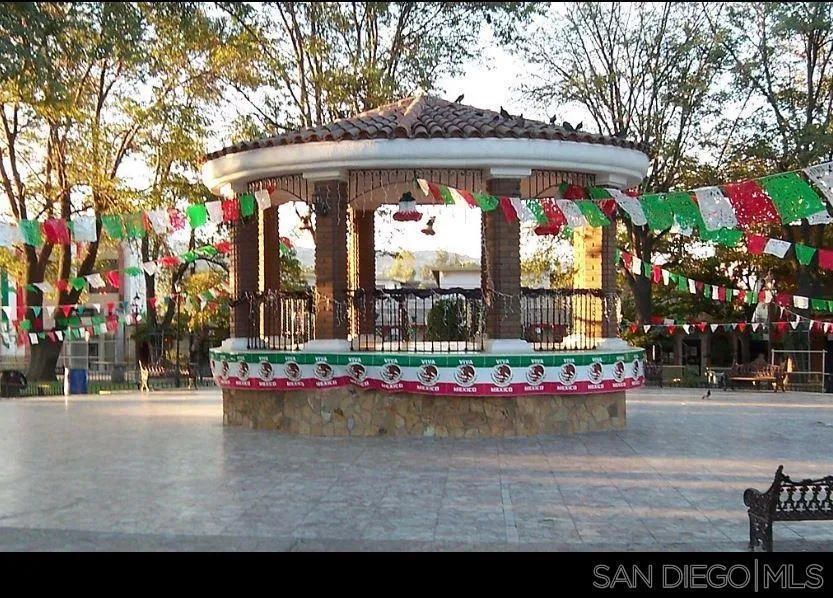 Alamo Paseo de los Encinos Tecate, CA 99999