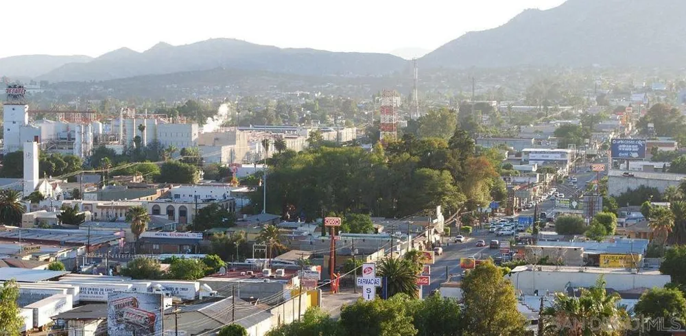 Alamo Paseo de los Encinos Tecate, CA 99999