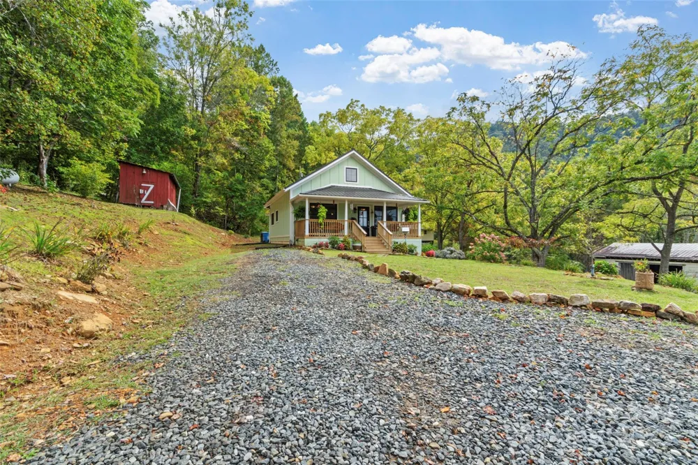 407 Terrell Drive Bakersville, NC 28705