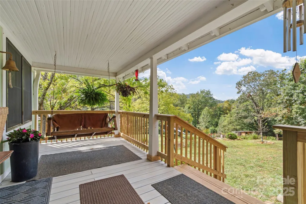 407 Terrell Drive Bakersville, NC 28705