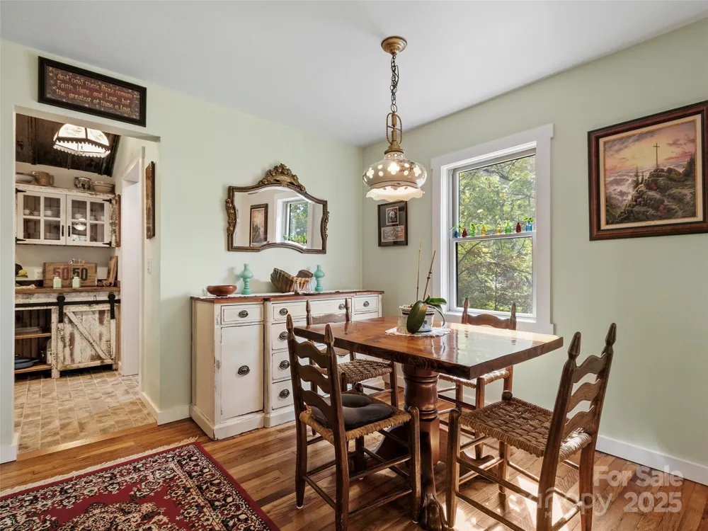 407 Terrell Drive Bakersville, NC 28705