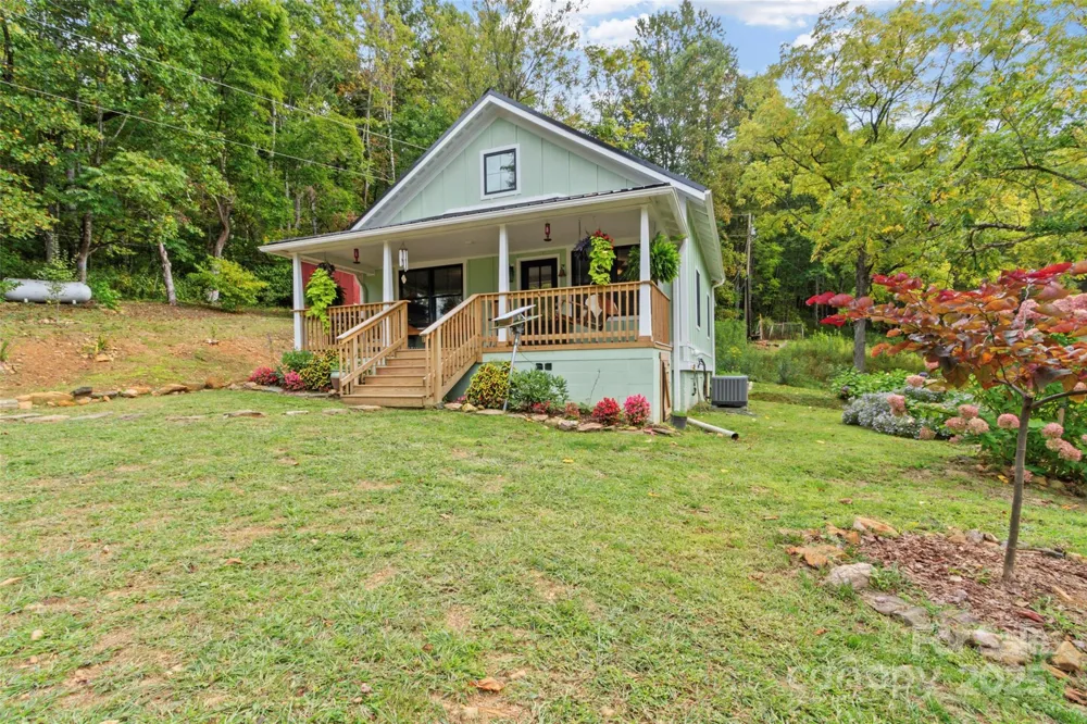 407 Terrell Drive Bakersville, NC 28705
