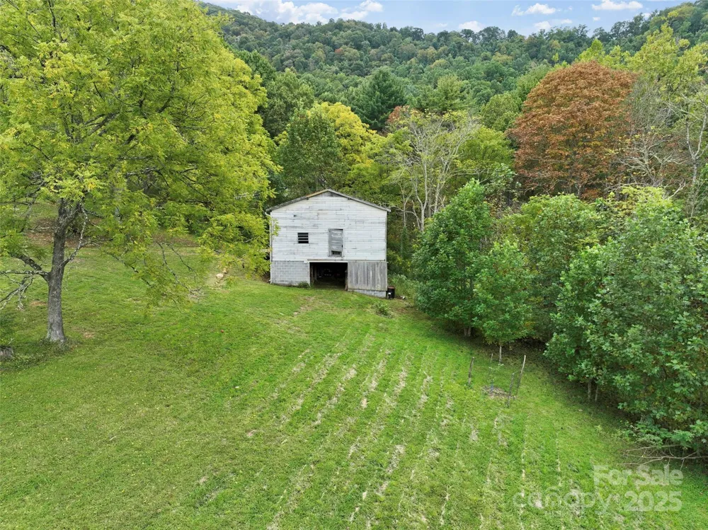 407 Terrell Drive Bakersville, NC 28705