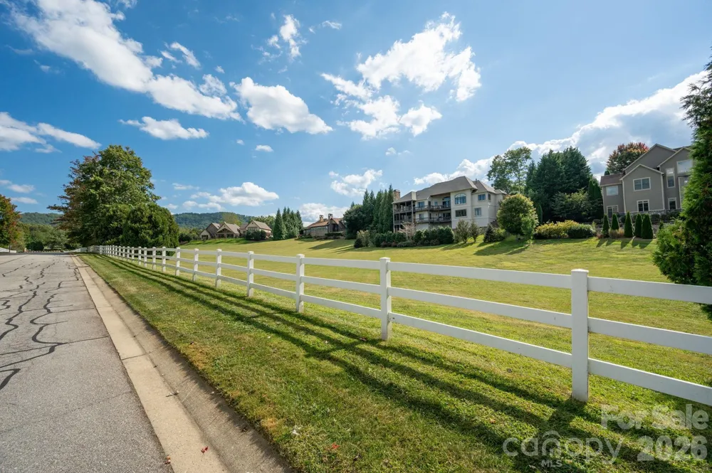 31 Bradford Vistas Drive Fletcher, NC 28732