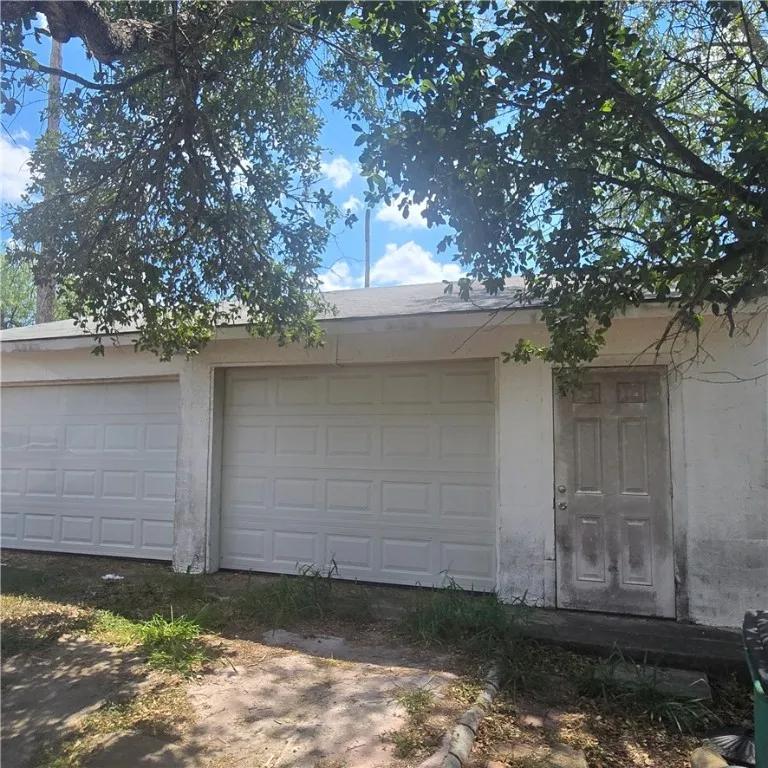 101 Byler Sandia, TX 78383