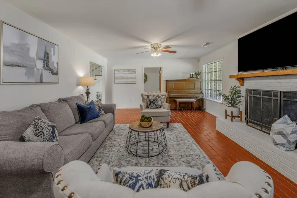 1403 Post Oak Circle College Station, TX 77840