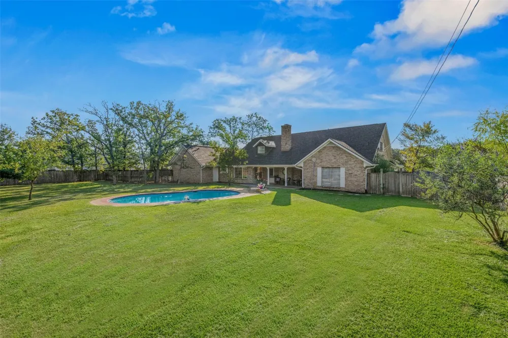 1403 Post Oak Circle College Station, TX 77840