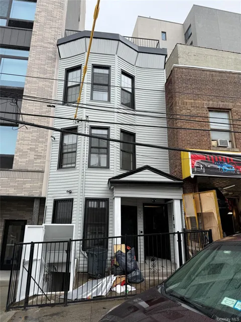1869 CARTER AVENUE #1