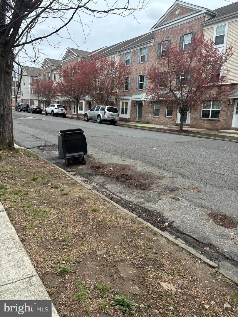 10 CLIFF STREET Trenton, NJ 08611