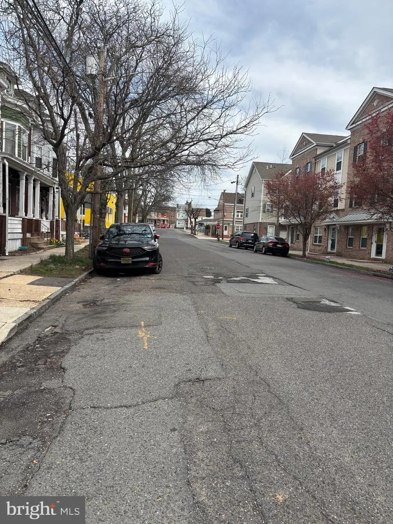 10 CLIFF STREET Trenton, NJ 08611