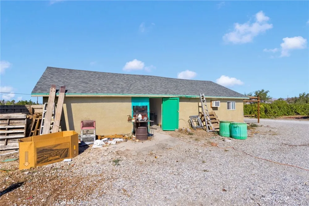 10099 Highland Avenue Lucerne Valley, CA 92356